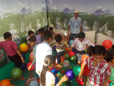 FREE BALLOON JUMPING BREAKING