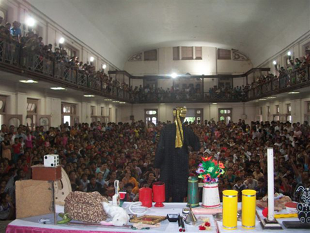 FREE MAGIC SHOW & SNACKS